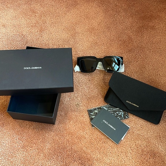 DOLCE & GABBANA  black sunglasses new/case /box.100% Authentic - Picture 2 of 14
